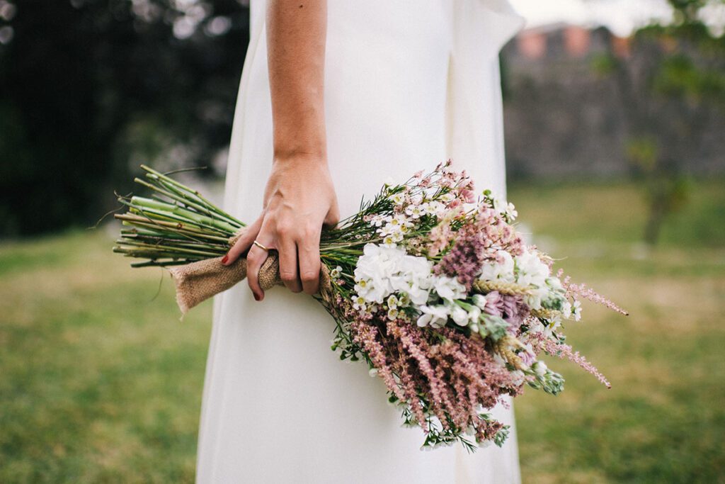 Ramo de novia flores preservadas estilo silvestre