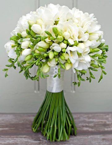 ramo de novia rosas blancas flor flessia tendencias en ramos de novias el cigarral de las mercedes Cigarral de las Mercedes. Finca de bodas y eventos de empresa en Toledo. Eventos de empresa. Finca de Bodas. WEDDING VENUE IN SPAIN. BUSINESS EVENTS.